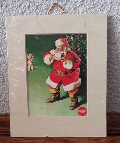 P09259-1 € 3,00 coca cola kaart 12x15 cm kerstman met hond.jpeg